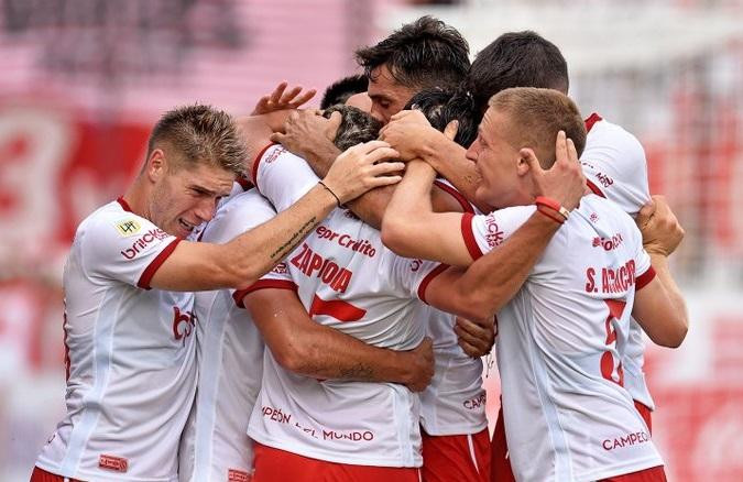 Festejo de Estudiantes ante Independiente de Chivilcoy por la Copa Argentina. Foto: @EdelpOficial.