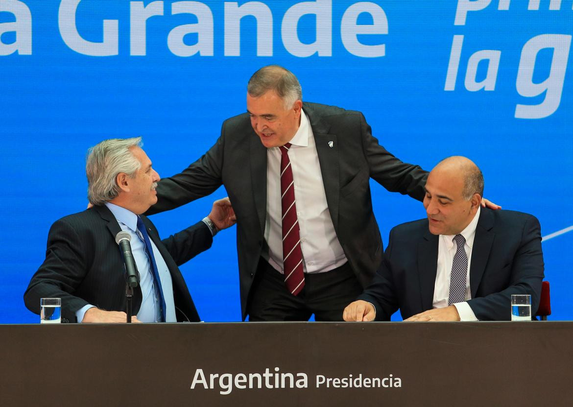 Alberto Fernández, Osvaldo Jaldo y Juan Manzur. Foto: NA.