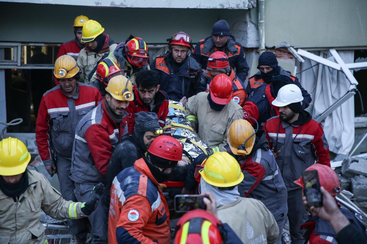 Siguen los rescates en Siria y Turquía. Foto: EFE.