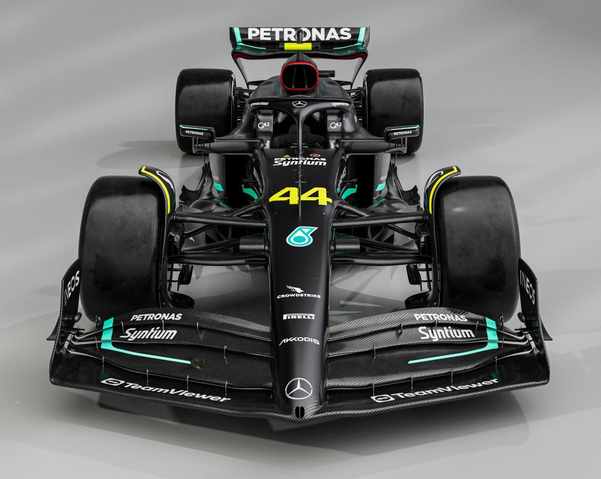 Mercedes F1 W14, Foto Twitter @MercedesAMGF1