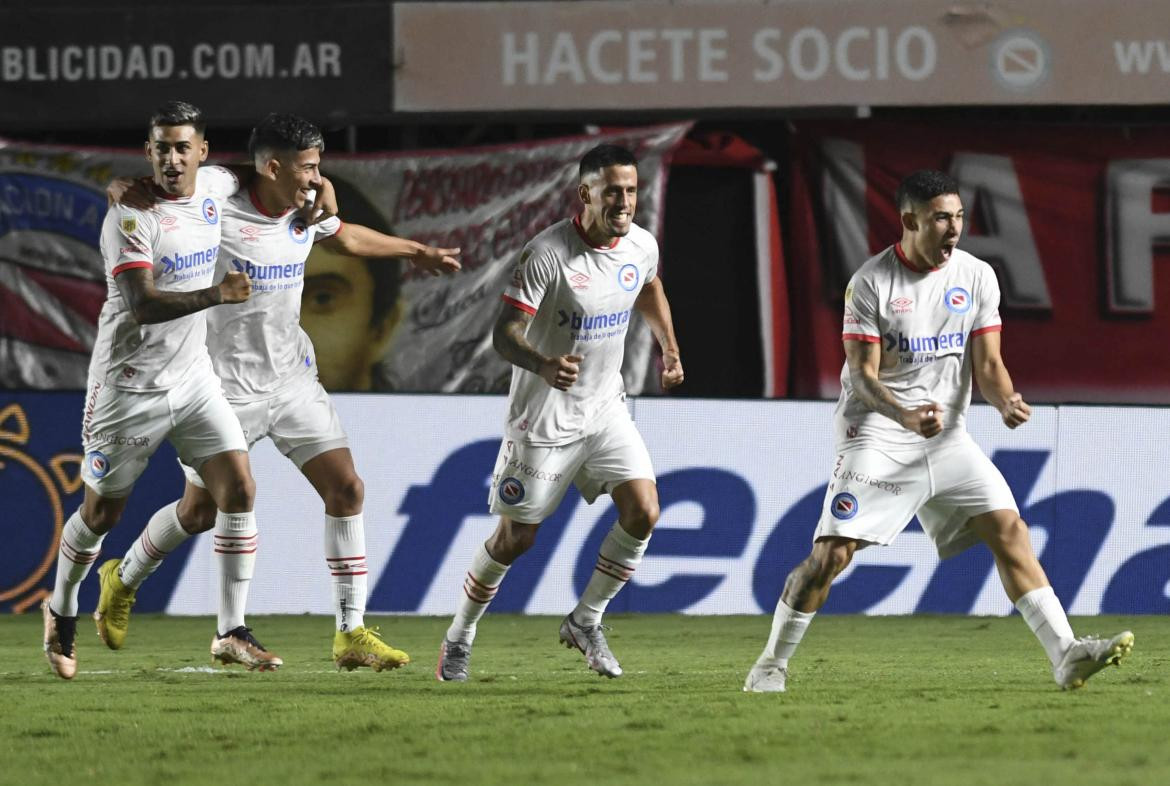 Argentinos Juniors-Belgrano 2. Foto: Télam.