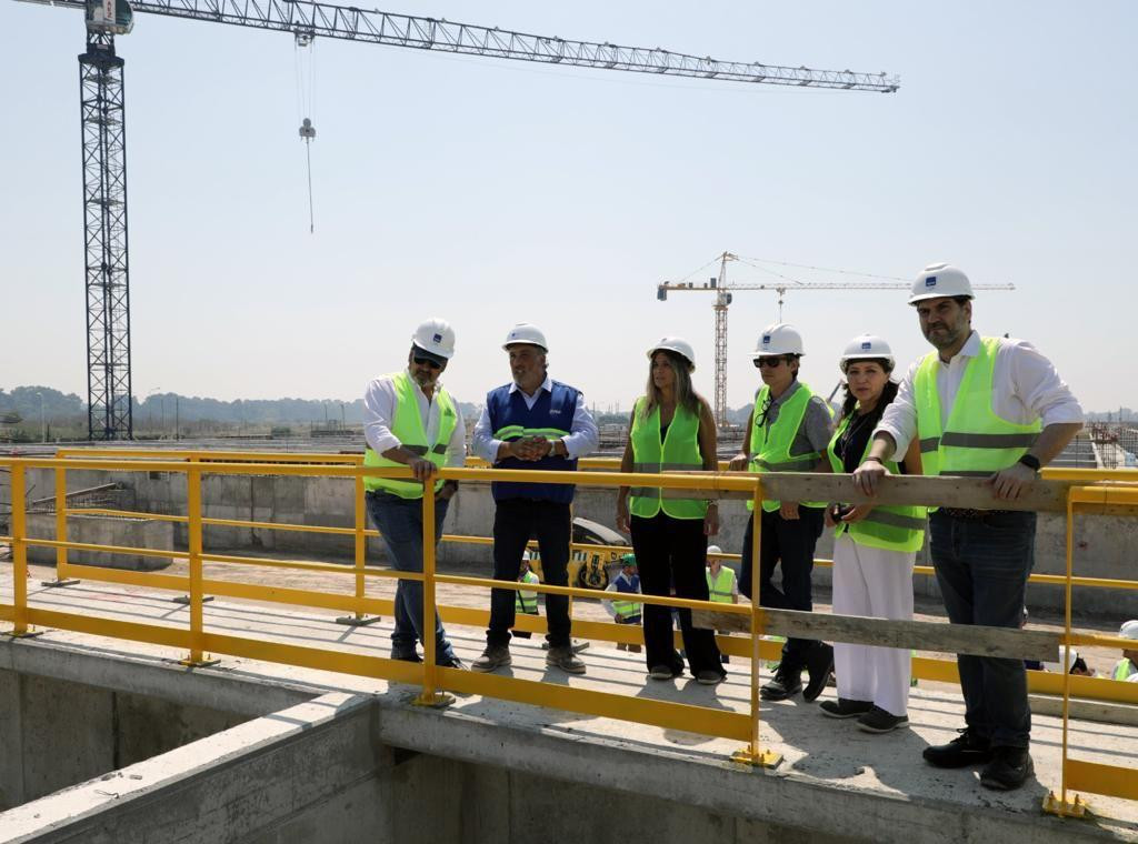 Malena Galmarini recorrió los avances de la obra de Sistema Agua Sur junto a las autoridades de CAF​