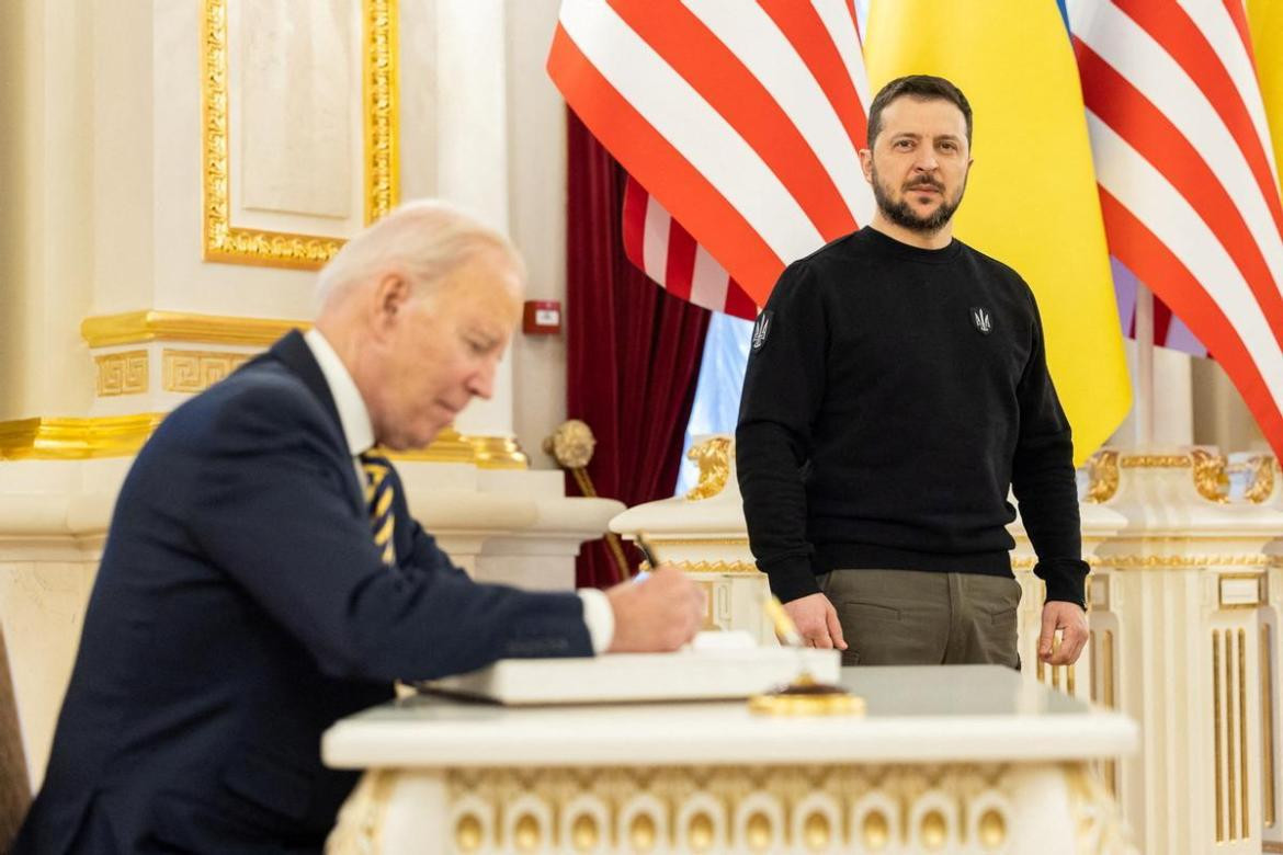 Joe Biden y Volodimir Zelenski. Foto: REUTERS