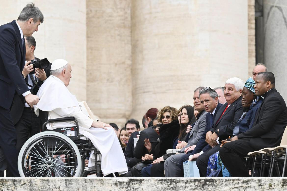 Papa Francisco en la Plaza de San Pedro. Foto EFE.