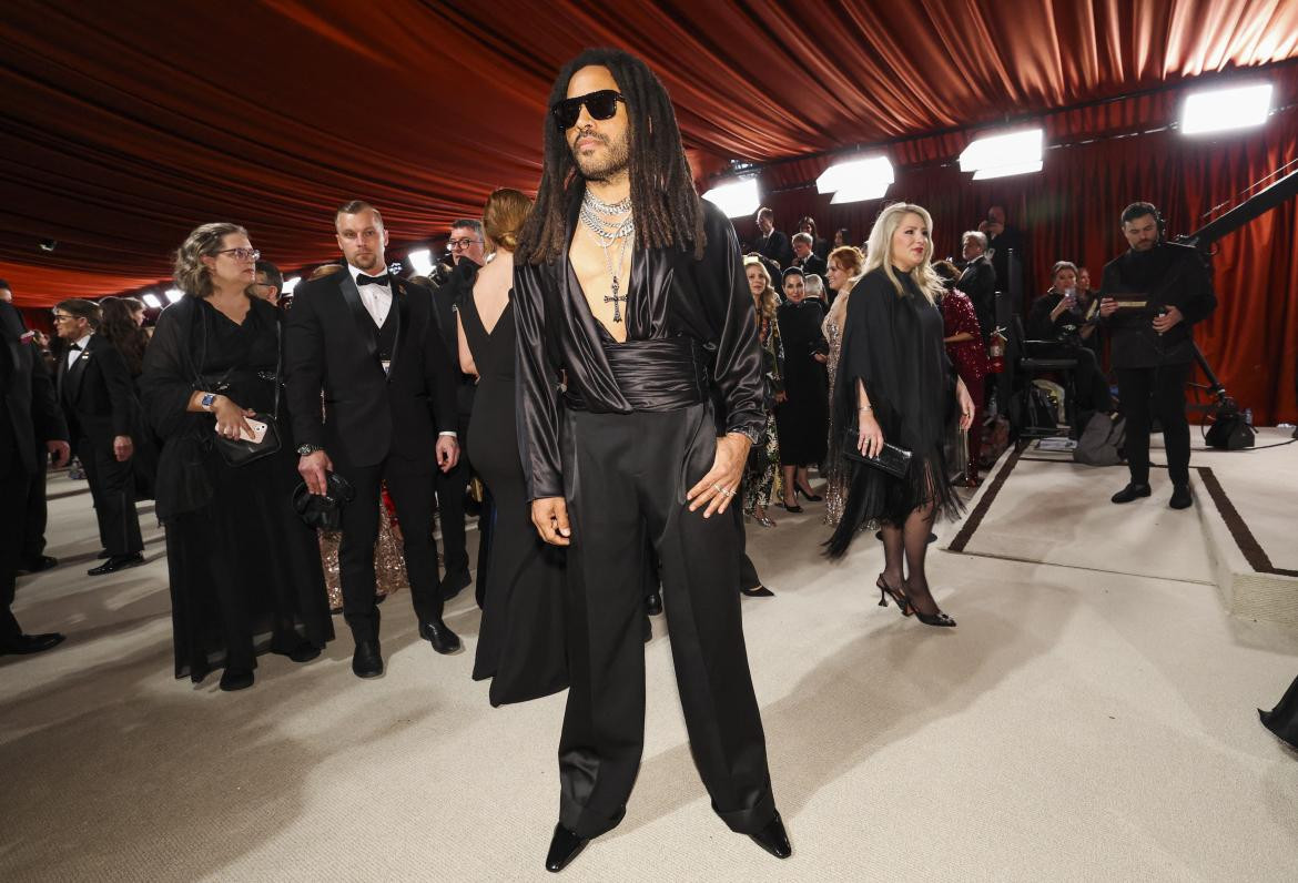 Lenny Kravitz; Alfombra roja de los Premios Oscar 2023. Foto: Reuters.