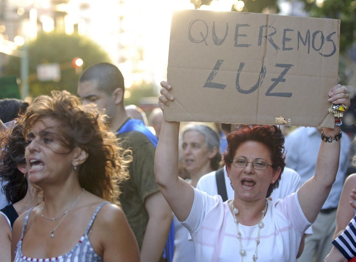 Reclamos por falta de luz. Foto: NA.