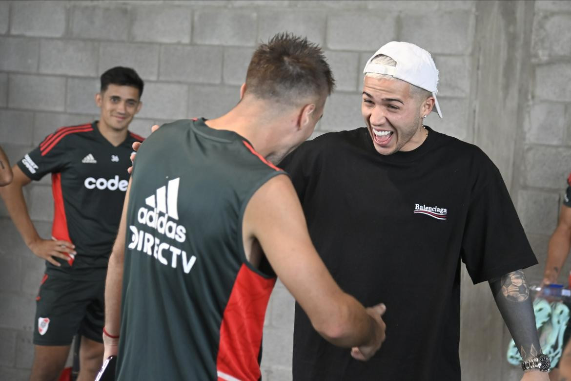 Enzo Fernández en el entrenamiento de River. Foto: @RiverPlate.