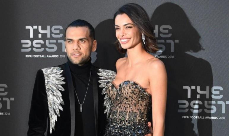 Dani Alves junto a Joana Sanz. NA