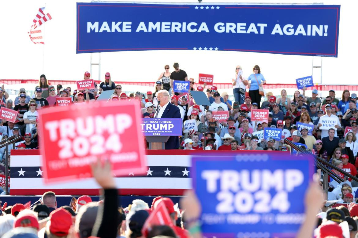 Donald Trump en su primer mitin electoral en Texas. Foto: EFE.