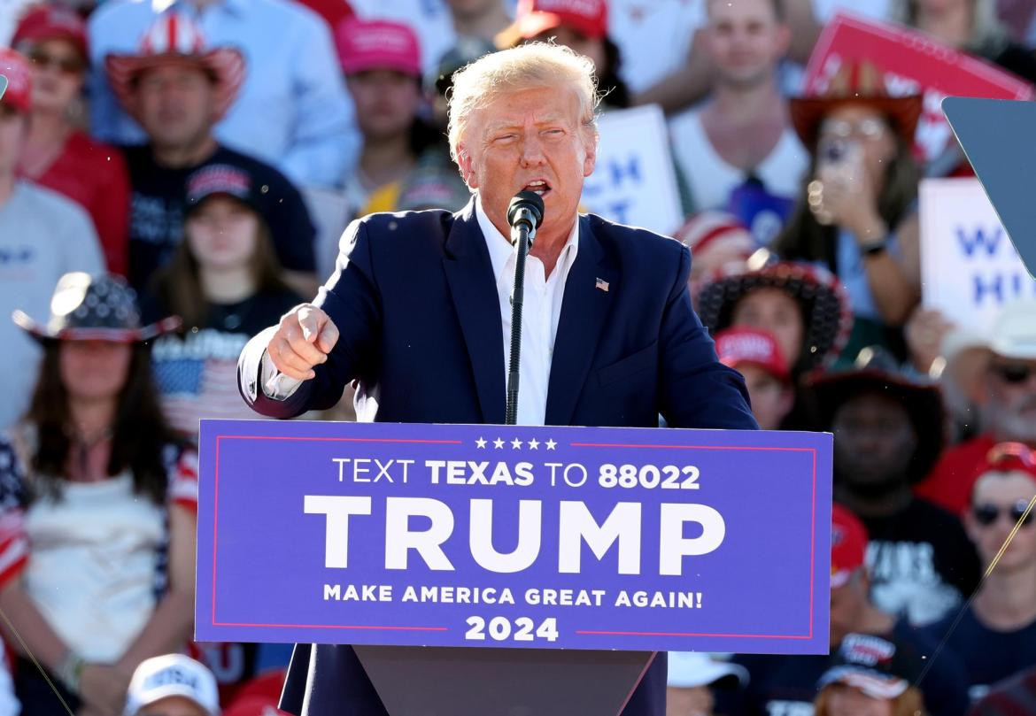 Donald Trump en su primer mitin electoral en Texas. Foto: EFE.