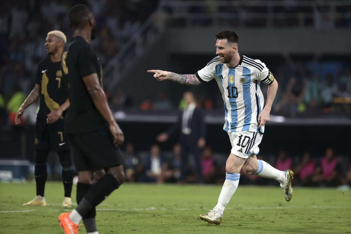 Lionel Messi en el amistoso de la Selección ante Curazao. Foto: EFE.