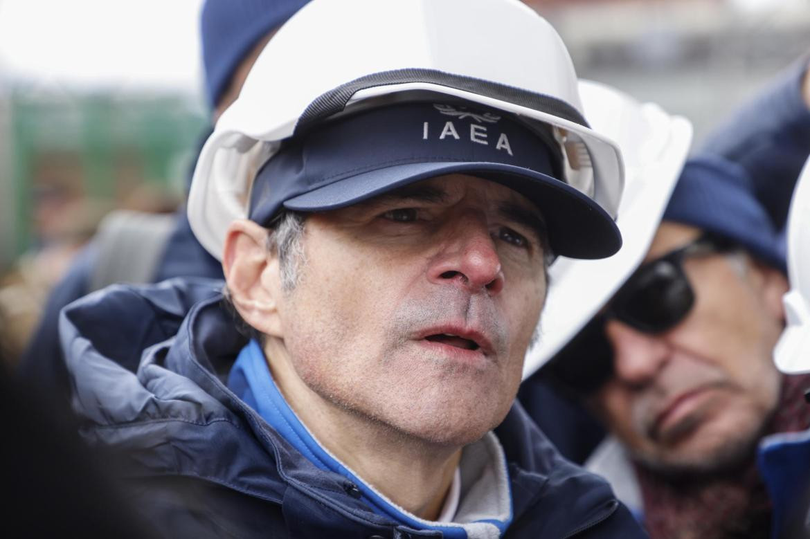 Rafael Grossi, director de la OIEA, visitando la planta nuclear de Zaporiyia. Foto: EFE. 