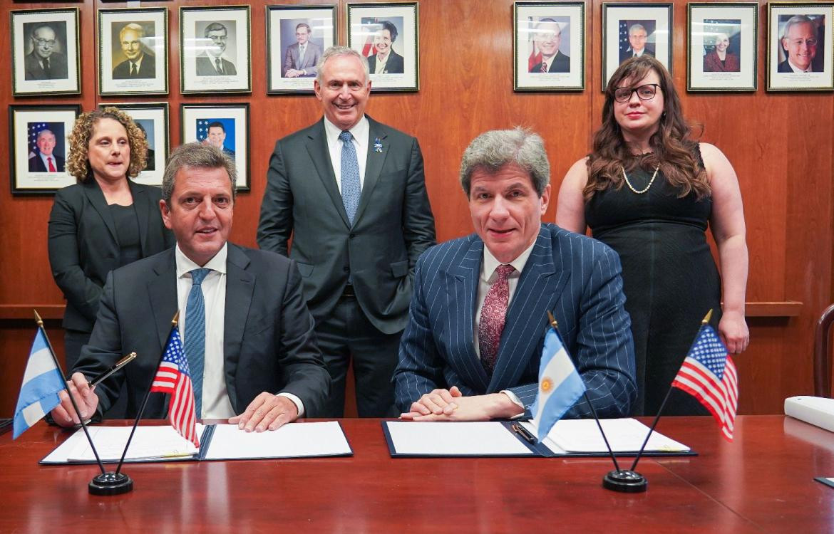 Sergio Massa en la firma de convenios en EE.UU. en el marco del acuerdo con el Club de París. Foto: NA.