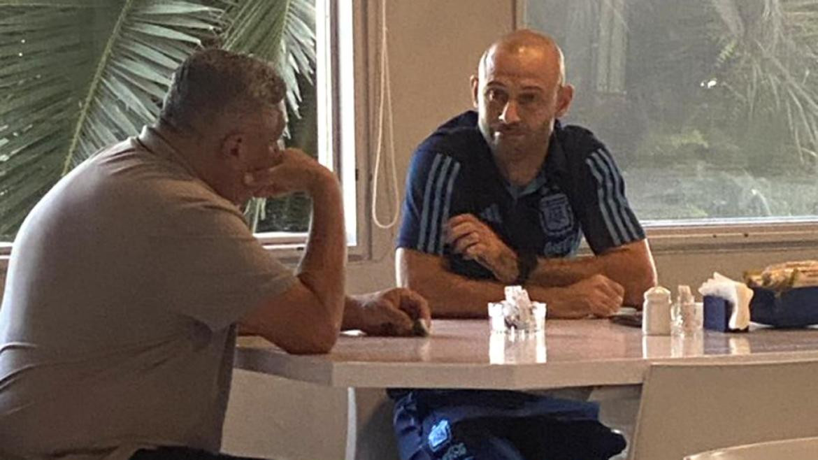 Tapia y Mascherano reunidos. Foto: Télam.