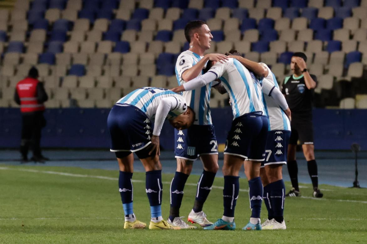 Matias Rojas, Ñublense vs. Racing Club. Foto: EFE