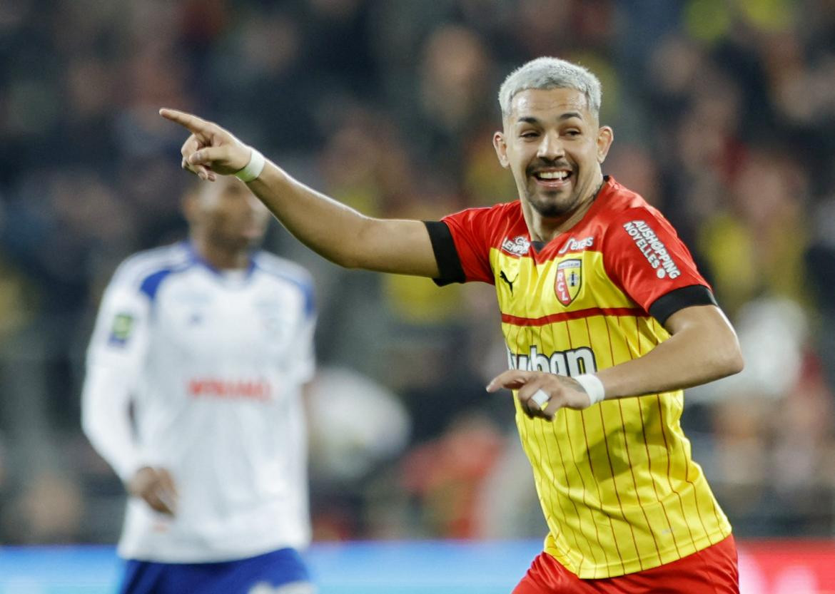 Facundo Medina, Lens vs Estrasburgo, Liga 1. Foto: Reuters