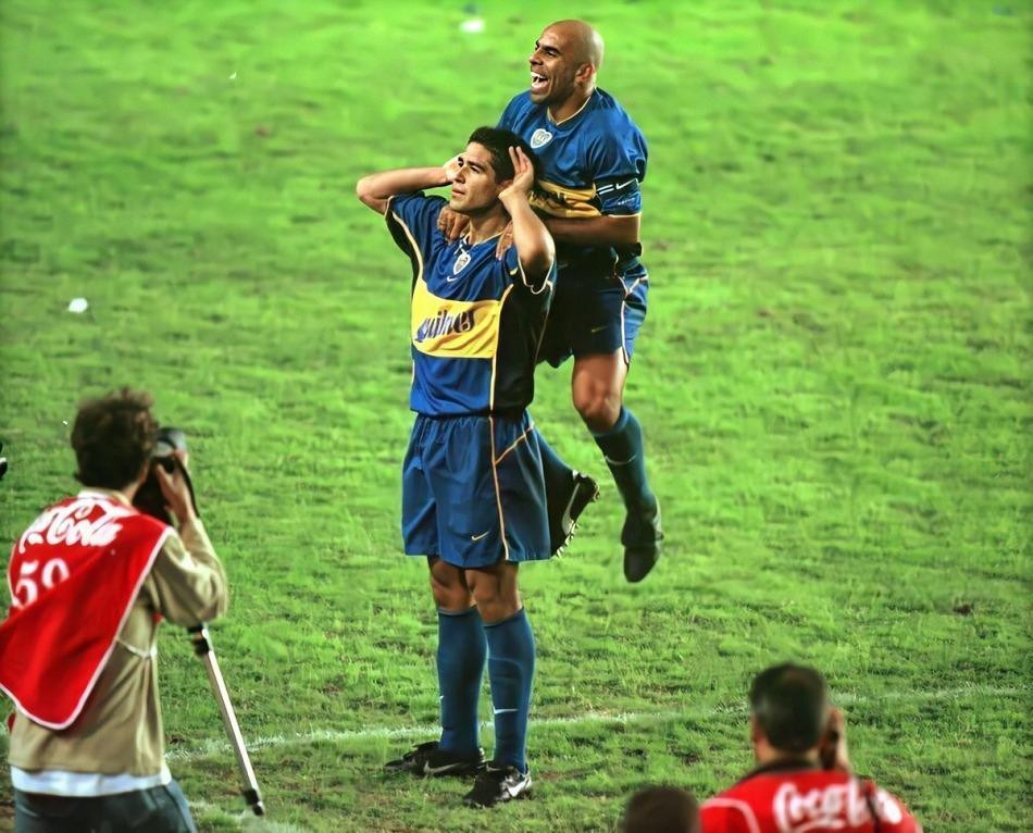 Juan Román Riquelme haciendo el 