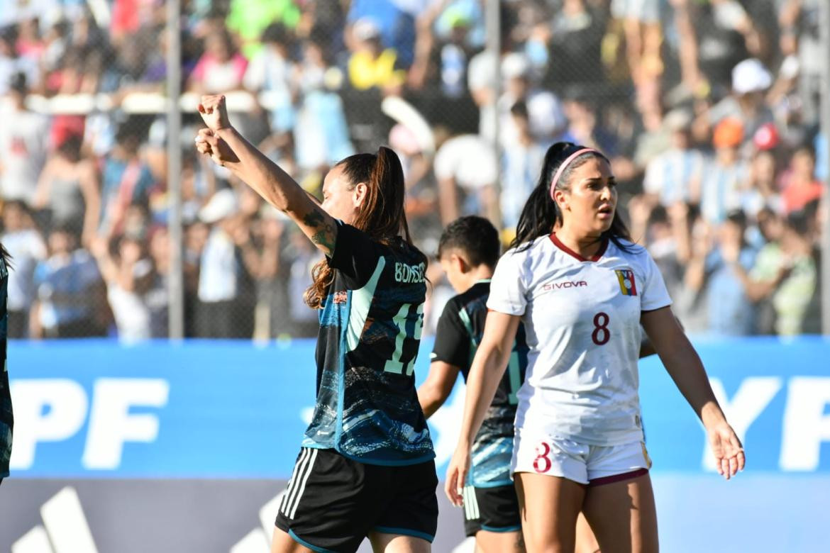 Florencia Bonsegundo vs. Venezuela. Foto: Twitter @Argentina.