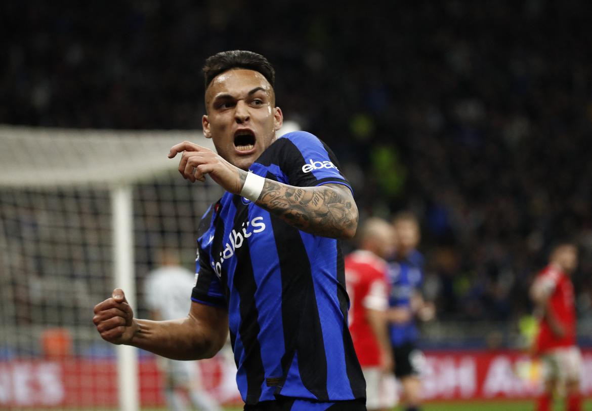 Festejo de Lautaro Martínez para Inter ante Benfica por Champions League. Foto: REUTERS.