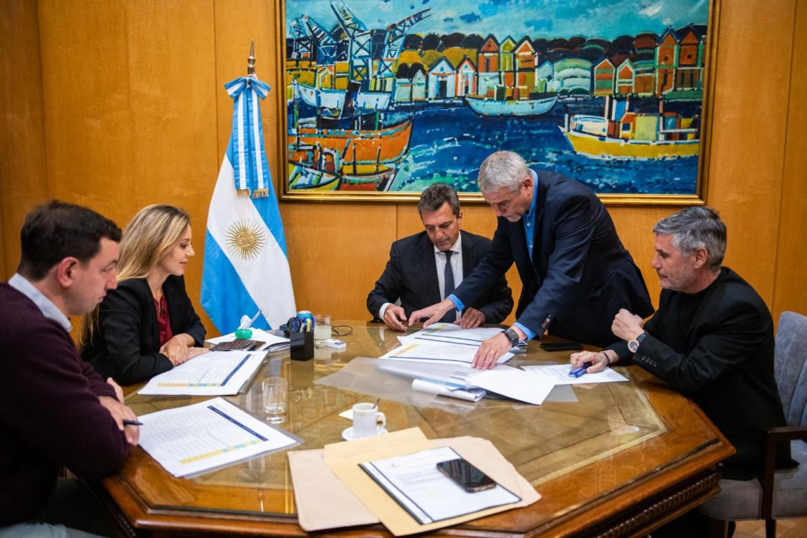 Massa anunció nuevo plan de obras de Edesur. Foto: Prensa.