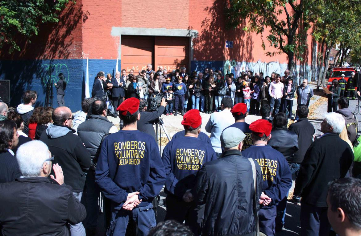 El homenaje a los bomberos fallecidos en Iron Mountain 2014. Foto: NA.