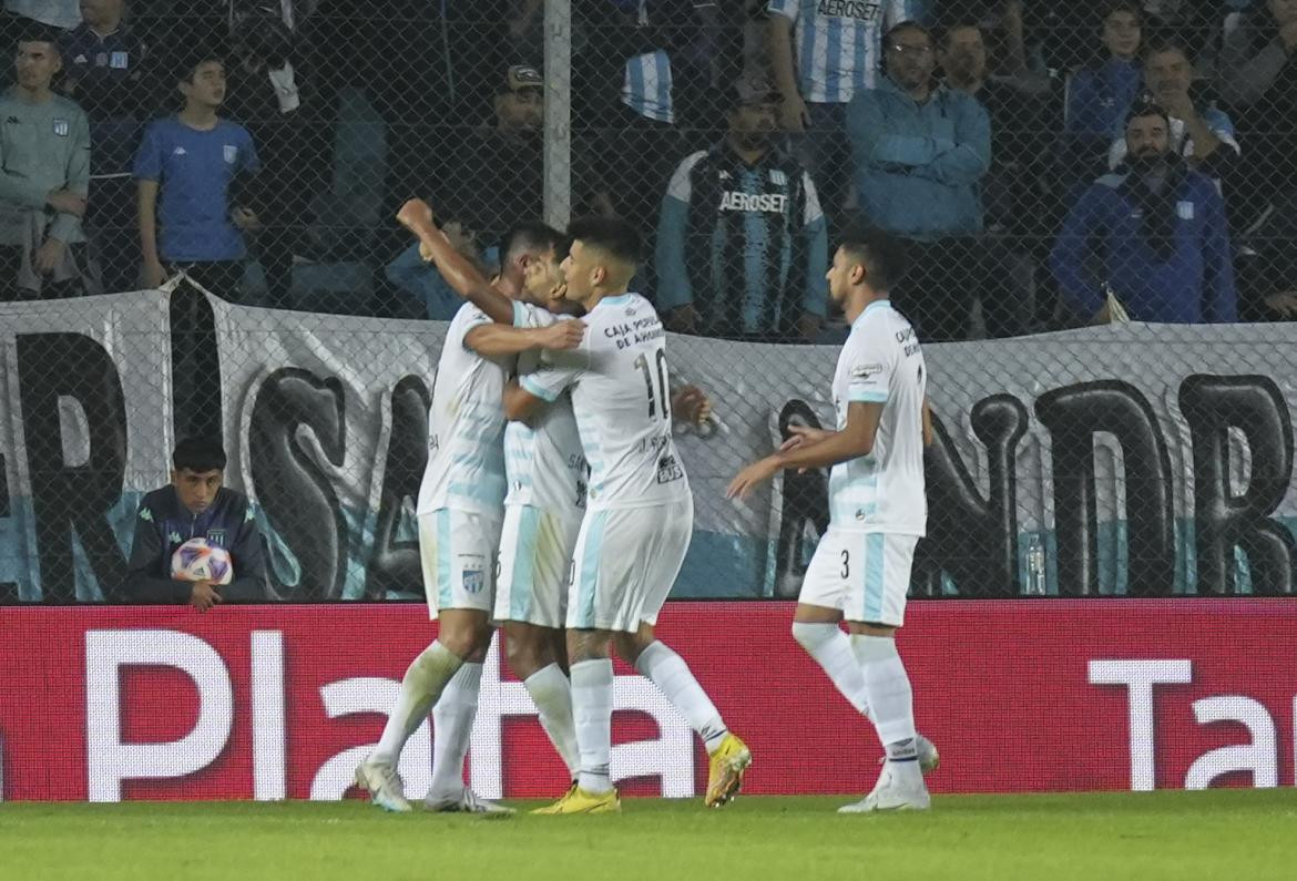 Triunfo; Racing Club vs. Atlético Tucumán. Foto: NA.