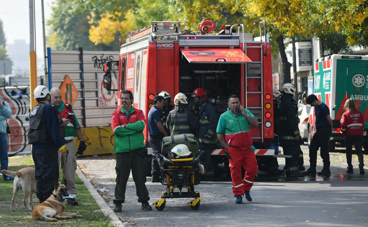 Derrumbe en una vivienda de dos pisos en el barrio porteño de Floresta. NA