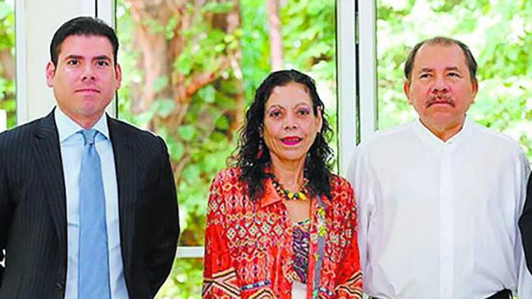 Laureano Ortega Murillo junto a sus padres. Foto: Reuters