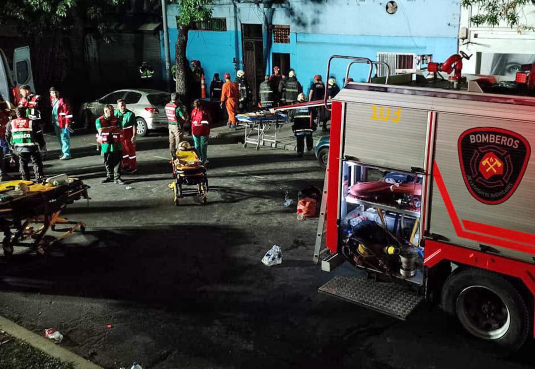 Derrumbe en Floresta, operativo rescate. Foto: NA