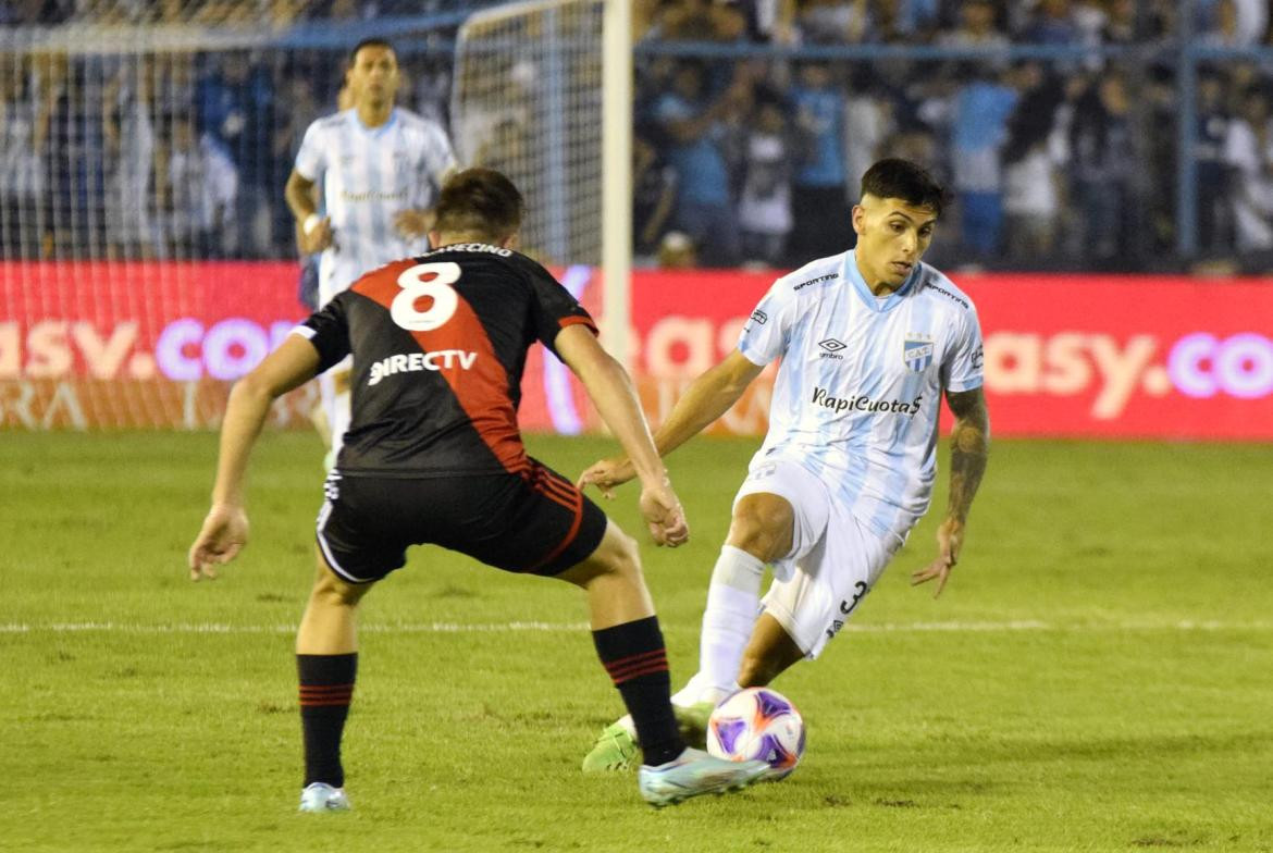 Mateo Coronel; Atlético Tucumán vs. River Plate. Foto: NA.