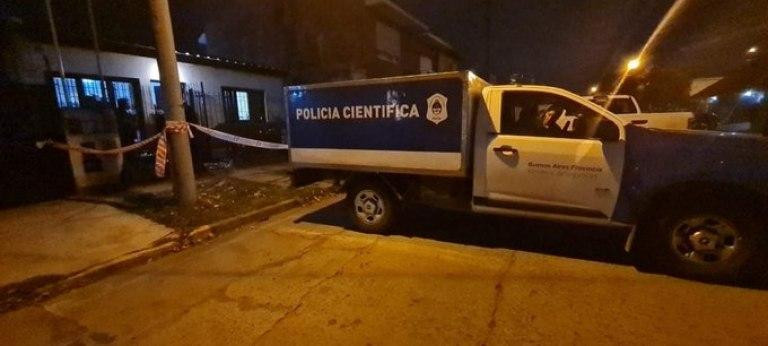 La Policía Científica estuvo trabajando en el lugar. Foto: NA.