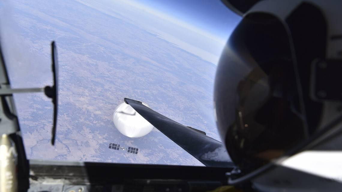 Globo sobrevolando Hawái. Foto Twitter @elnuevoherald.