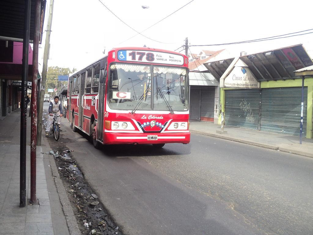 Colectivo línea 178. Foto: Twitter.