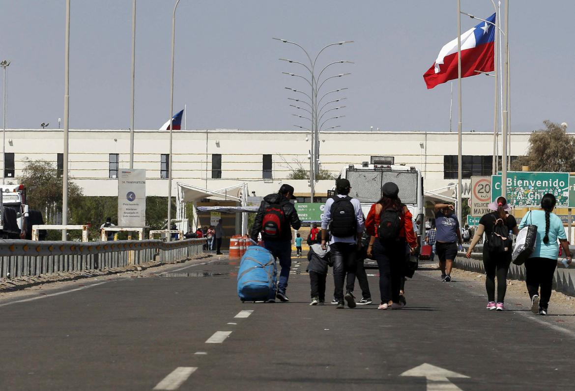 Migrantes venezolanos se encuentran varados en la frontera Chile-Perú. Foto: Reuters.