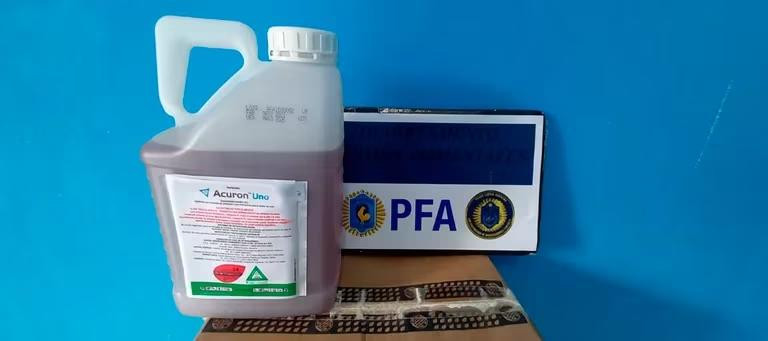 Desbarataron una banda que falsificaba agroquímicos. Foto: la Policía Federal Argentina (PFA)