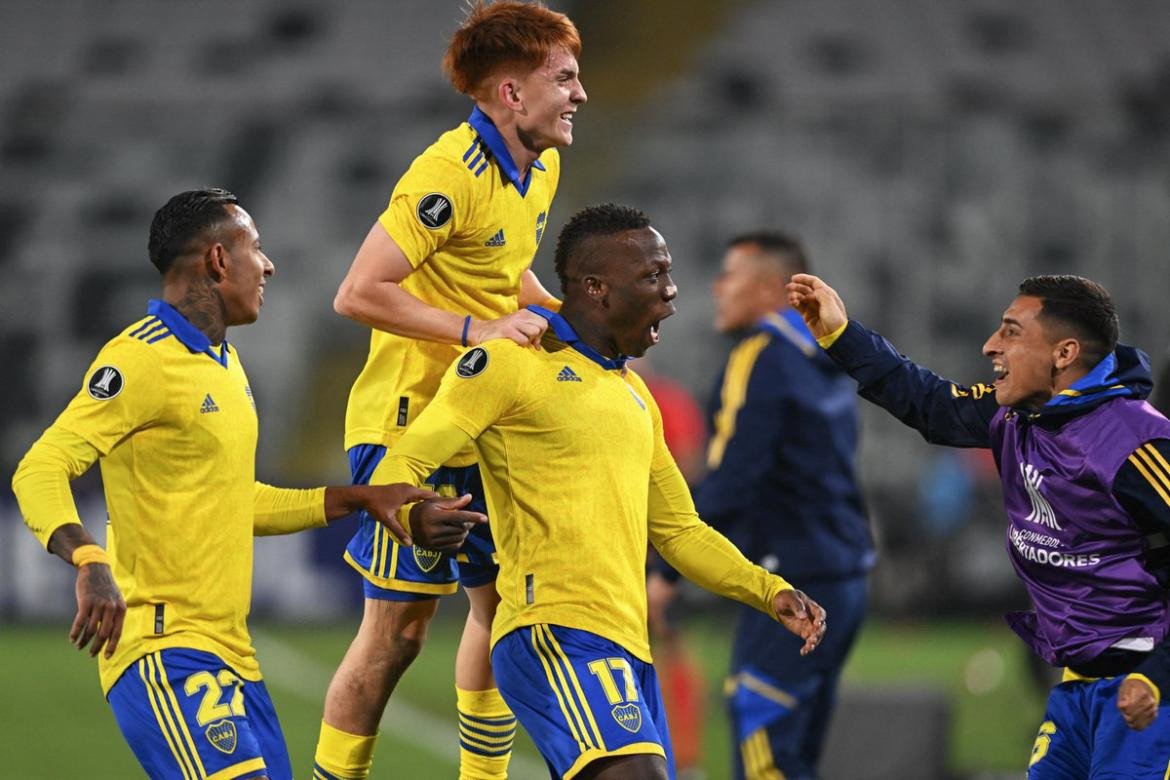 Luis Advíncula, Boca vs Colo-Colo, Copa Libertadores. Foto: NA