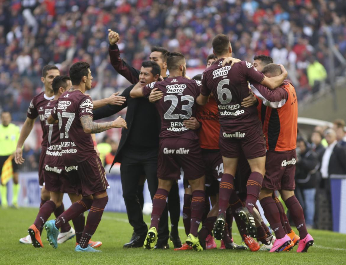 Jorge Almirón; Lanús. Foto: NA.