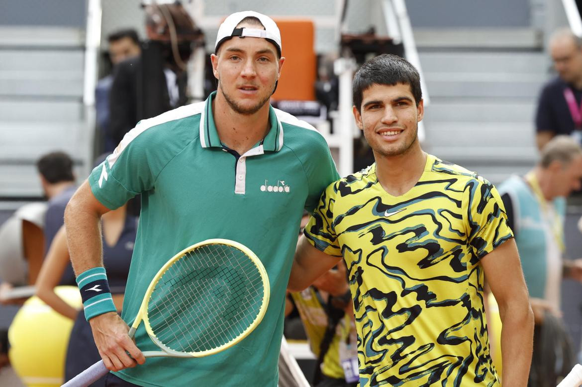 Carlos Alcaraz y Jan-Lennard Struff; Masters 1000 de Madrid. Foto: EFE.