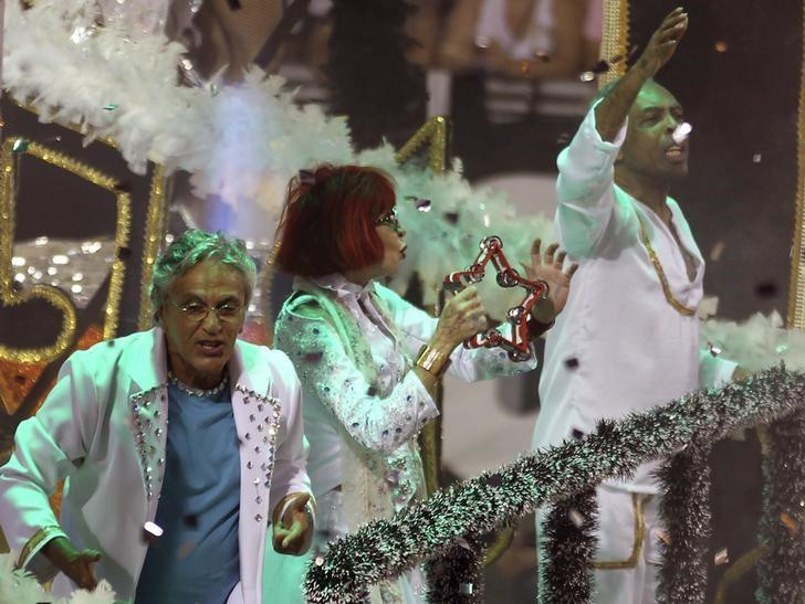 Rita Lee con Caetano Veloso (Izquierda), y Gilberto Gil (Derecha). Foto: Reuters.