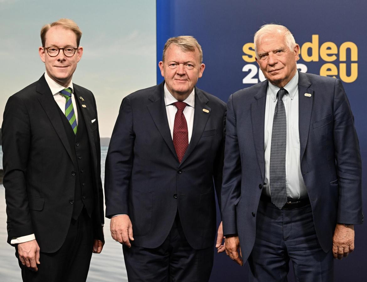 Lars Lokke Rasmussen, Tobias Billstroem y Josep Borrell. Foto: EFE.