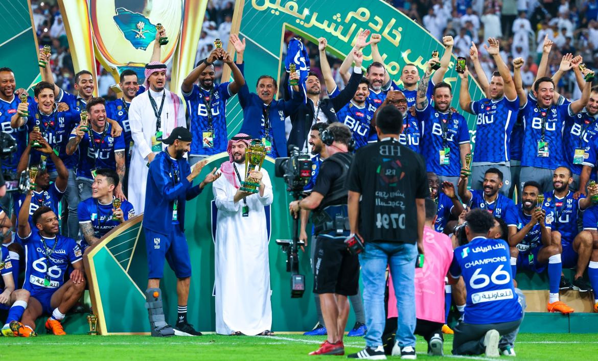 Ramón Díaz, campeón en la fútbol árabe. Foto: Twitter @Alhilal_EN