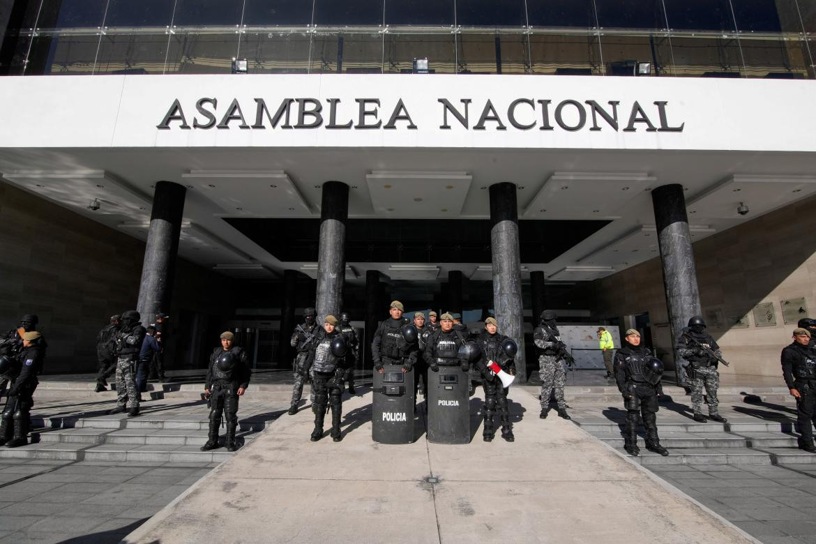 Ecuador, cierre de la Asamblea Nacional, crisis, Reuters