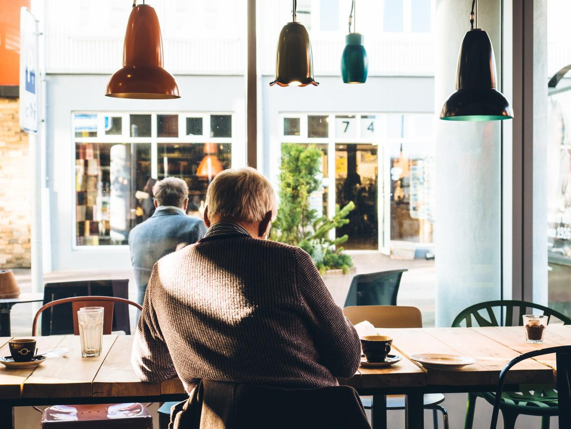 Lo ideal es tomar un café por la mañana. Foto: Unsplash.