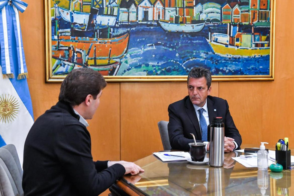 Sergio Massa y Gustavo Melella. Foto: Ministerio de Economía