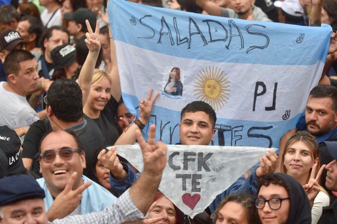 Una multitud espera por Cristina Fernández de Kirchner en Plaza de Mayo: Foto: Prensa.