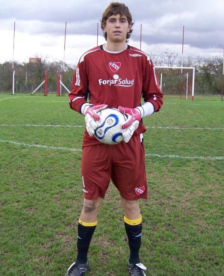 "Dibu" Martínez, en las inferiores de Independiente. Foto: Redes.