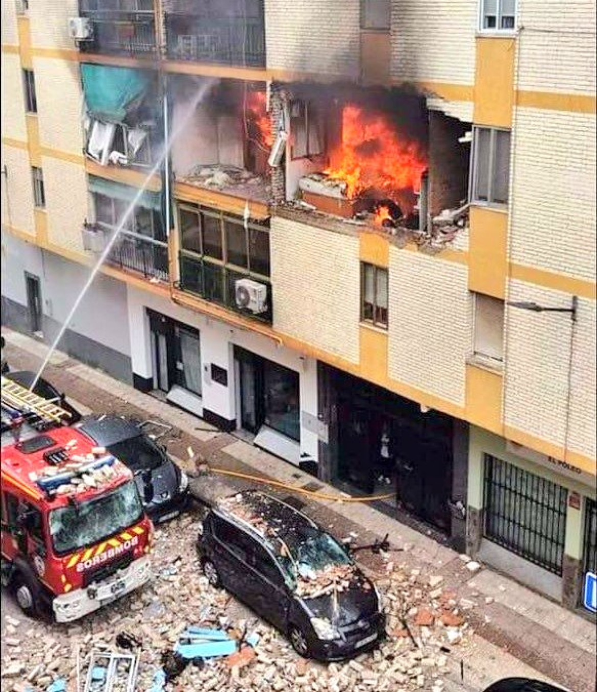 Explosión en Badajoz. Foto: Twitter.