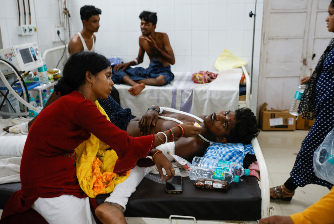 Imágenes de un hospital de India tras el choque de trenes. Foto: Reuters.