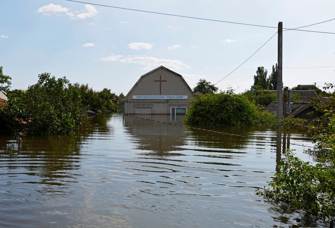 Inundación represa Kajovka Reuters