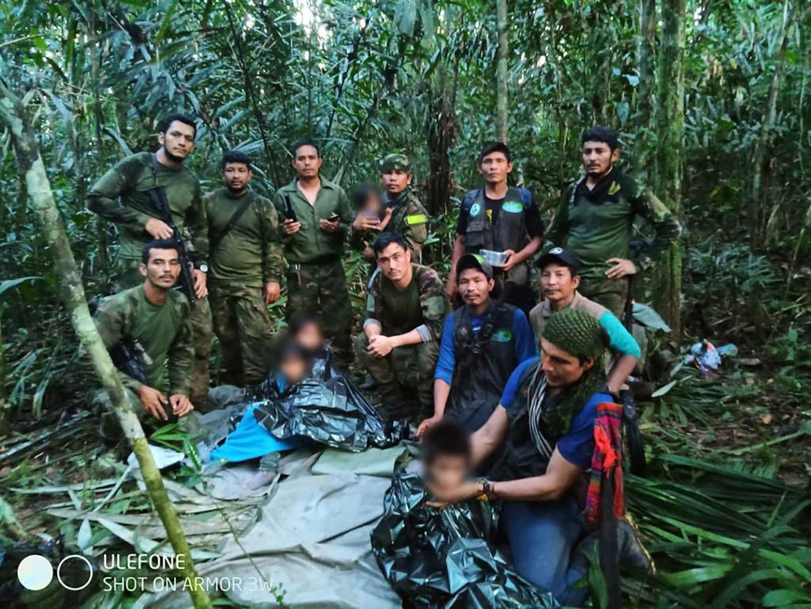 Colombia avión Rescatan a niños Reuters